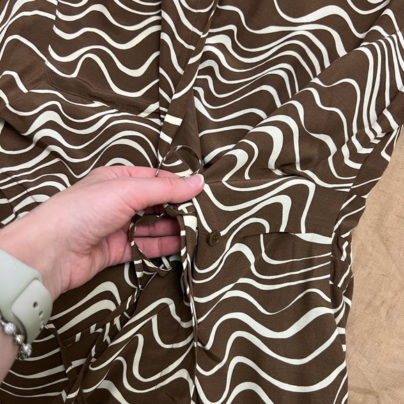 &otherStories chocolate brown Abstract Print Long Sleeve Midi wrap Dress size 2 - Picture 4 of 12
